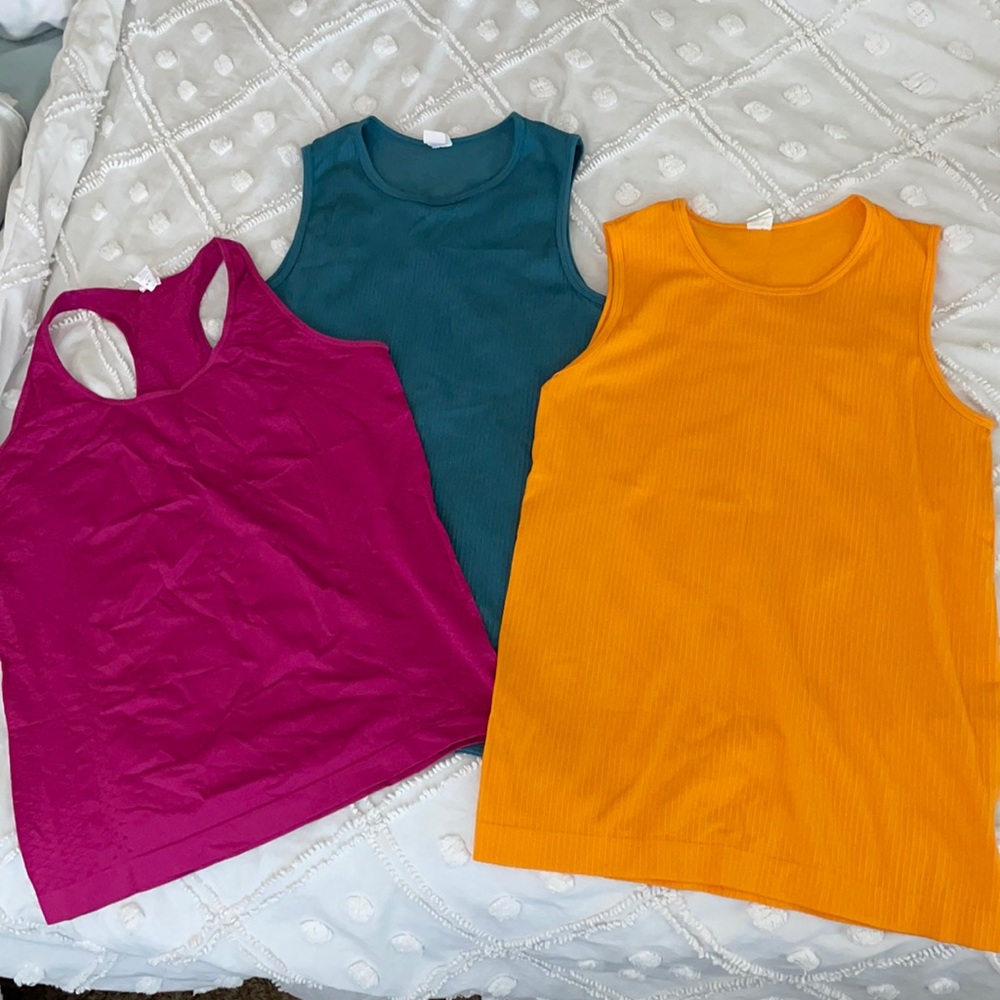 Zyia tanks